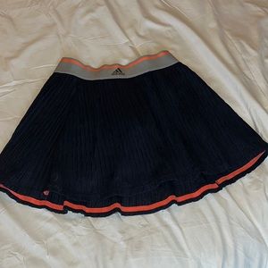 ADIDAS Tennis Crinkle tennis skirt. Size small. Navy